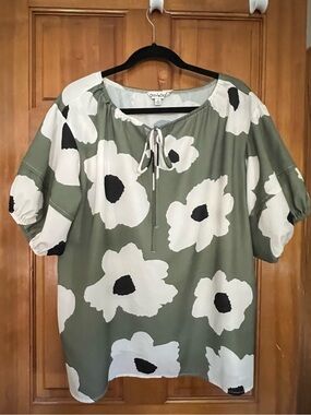 DAVI & DANI Olive Green Floral Tie-Front Tunic